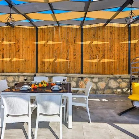Willa Cavdir Village 2 Bedroom Kalkan